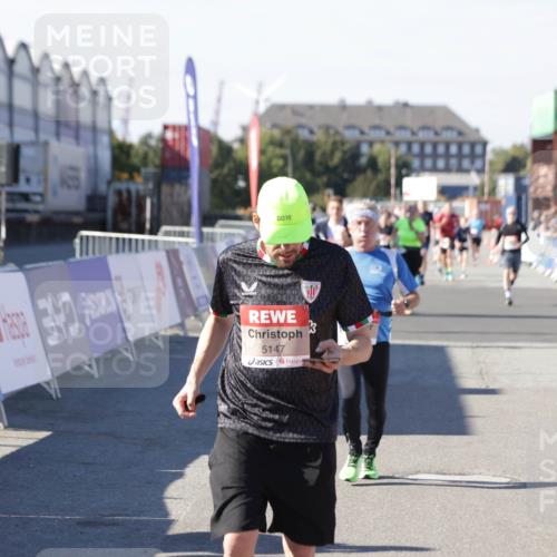 03.10.2025 - Köhlbrandbrückenlauf Jannik Wohlers http://msf.ph/oto/9068969 03.10.2025 13:13:34 Ziel 4065, 4324, 4383, 4448, 4461, 4580, 4595, 5147, 5358, 5908 meine-sportfotos.de