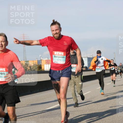03.10.2025 - Köhlbrandbrückenlauf Jannik Wohlers http://msf.ph/oto/9068975 03.10.2025 09:48:11 Position 3 3600, 1165, 1273, 1144 meine-sportfotos.de