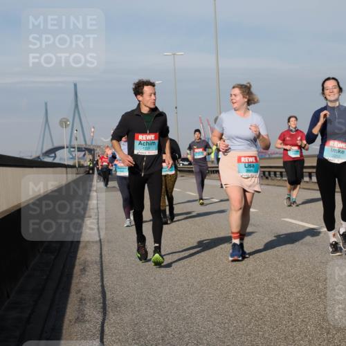 03.10.2025 - Köhlbrandbrückenlauf Fabian Wolf http://msf.ph/oto/9068979 03.10.2025 10:11:29 Position 3 1221, 2668, 2252 meine-sportfotos.de