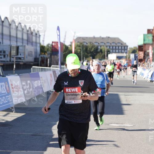 03.10.2025 - Köhlbrandbrückenlauf Jannik Wohlers http://msf.ph/oto/9068982 03.10.2025 13:13:34 Ziel 4065, 4324, 4383, 4448, 4461, 4580, 4595, 5147, 5358, 5908 meine-sportfotos.de