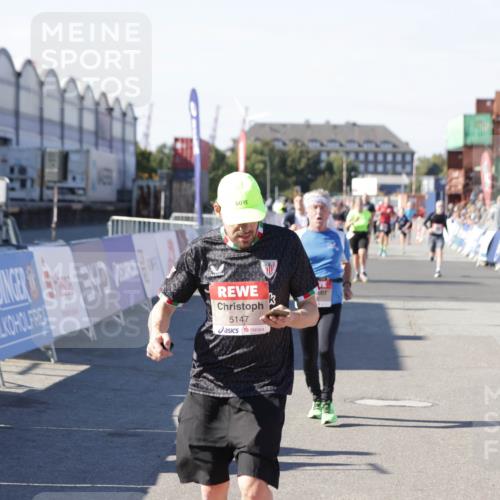 03.10.2025 - Köhlbrandbrückenlauf Jannik Wohlers http://msf.ph/oto/9068989 03.10.2025 13:13:34 Ziel 4065, 4324, 4383, 4448, 4461, 4580, 4595, 5147, 5358, 5908 meine-sportfotos.de