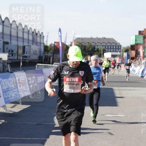 03.10.2025 - Köhlbrandbrückenlauf Jannik Wohlers http://msf.ph/oto/9068995 03.10.2025 13:13:34 Ziel 4065, 4324, 4383, 4448, 4461, 4580, 4595, 5147, 5358, 5908 meine-sportfotos.de