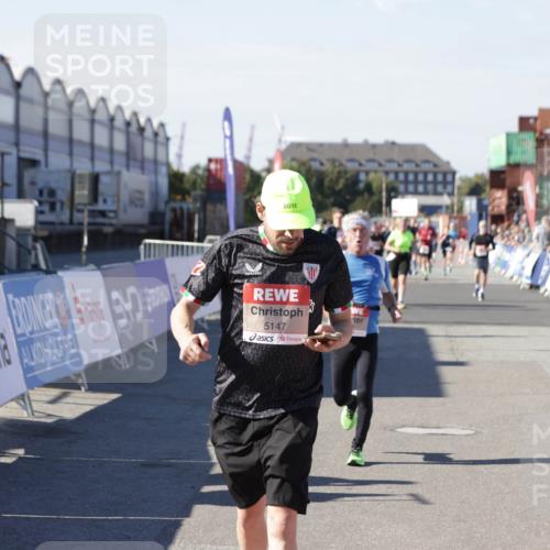 03.10.2025 - Köhlbrandbrückenlauf Jannik Wohlers http://msf.ph/oto/9068998 03.10.2025 13:13:34 Ziel 4065, 4324, 4383, 4448, 4461, 4580, 4595, 5147, 5358, 5908 meine-sportfotos.de