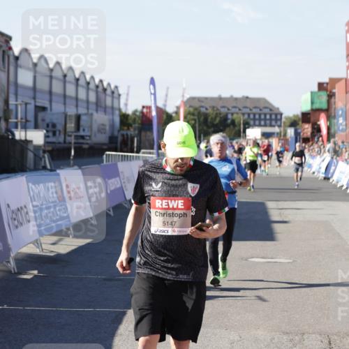 03.10.2025 - Köhlbrandbrückenlauf Jannik Wohlers http://msf.ph/oto/9069015 03.10.2025 13:13:35 Ziel 4065, 4324, 4383, 4448, 4461, 4580, 4595, 5147, 5908 meine-sportfotos.de