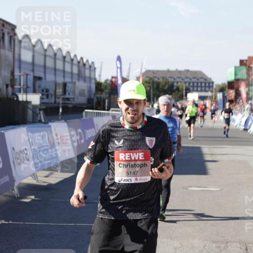 03.10.2025 - Köhlbrandbrückenlauf Jannik Wohlers http://msf.ph/oto/9069035 03.10.2025 13:13:35 Ziel 4065, 4324, 4383, 4448, 4461, 4580, 4595, 5147, 5908 meine-sportfotos.de
