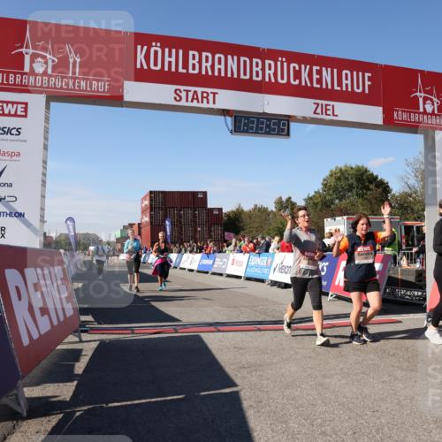 03.10.2025 - Köhlbrandbrückenlauf Lena Gebhardt http://msf.ph/oto/9069036 03.10.2025 13:34:00 Ziel 4438, 4919, 4970, 5036, 5300, 6246, 6420, 6421 meine-sportfotos.de