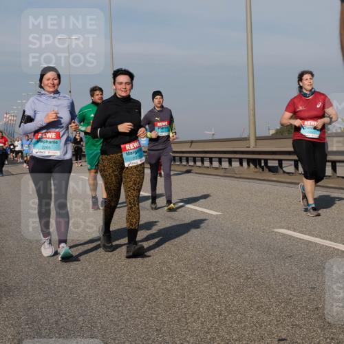 03.10.2025 - Köhlbrandbrückenlauf Fabian Wolf http://msf.ph/oto/9069042 03.10.2025 10:11:32 Position 3 2265, 2379 meine-sportfotos.de