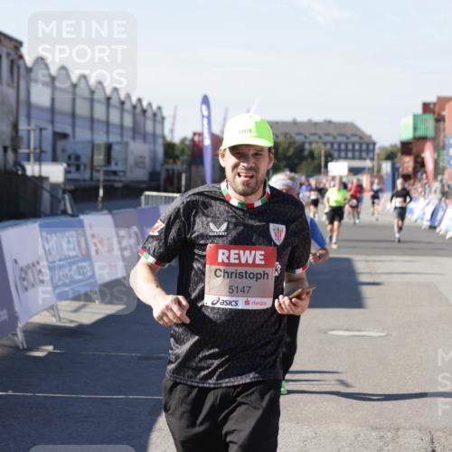 03.10.2025 - Köhlbrandbrückenlauf Jannik Wohlers http://msf.ph/oto/9069047 03.10.2025 13:13:35 Ziel 4065, 4324, 4383, 4448, 4461, 4580, 4595, 5147, 5908 meine-sportfotos.de