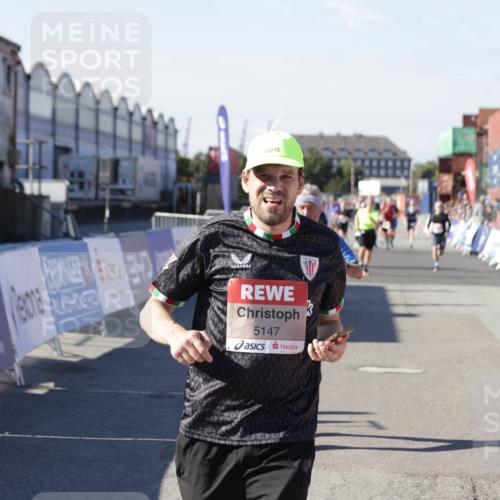 03.10.2025 - Köhlbrandbrückenlauf Jannik Wohlers http://msf.ph/oto/9069050 03.10.2025 13:13:35 Ziel 4065, 4324, 4383, 4448, 4461, 4580, 4595, 5147, 5908 meine-sportfotos.de