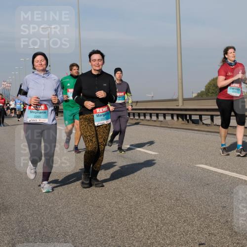 03.10.2025 - Köhlbrandbrückenlauf Fabian Wolf http://msf.ph/oto/9069053 03.10.2025 10:11:32 Position 3 2265, 2379, 2332 meine-sportfotos.de