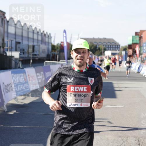 03.10.2025 - Köhlbrandbrückenlauf Jannik Wohlers http://msf.ph/oto/9069055 03.10.2025 13:13:35 Ziel 4065, 4324, 4383, 4448, 4461, 4580, 4595, 5147, 5908 meine-sportfotos.de