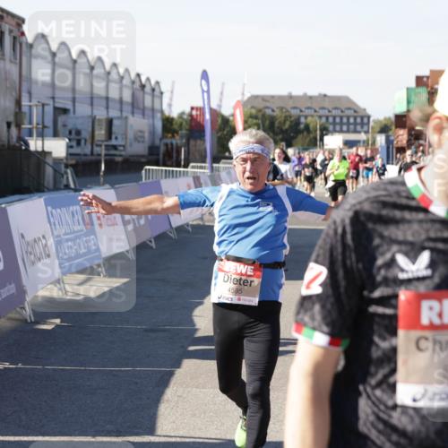 03.10.2025 - Köhlbrandbrückenlauf Jannik Wohlers http://msf.ph/oto/9069058 03.10.2025 13:13:36 Ziel 4065, 4324, 4448, 4461, 4580, 4595, 5147, 5908, 6116, 6363 meine-sportfotos.de