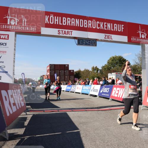 03.10.2025 - Köhlbrandbrückenlauf Lena Gebhardt http://msf.ph/oto/9069059 03.10.2025 13:34:00 Ziel 4438, 4919, 4970, 5036, 5300, 6246, 6420, 6421 meine-sportfotos.de