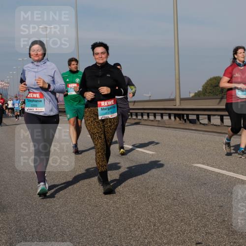 03.10.2025 - Köhlbrandbrückenlauf Fabian Wolf http://msf.ph/oto/9069062 03.10.2025 10:11:32 Position 3 2265, 2379, 2332 meine-sportfotos.de