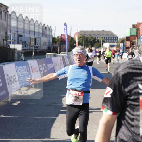 03.10.2025 - Köhlbrandbrückenlauf Jannik Wohlers http://msf.ph/oto/9069066 03.10.2025 13:13:37 Ziel 4065, 4324, 4448, 4461, 4580, 4595, 5147, 5908, 6116, 6363 meine-sportfotos.de