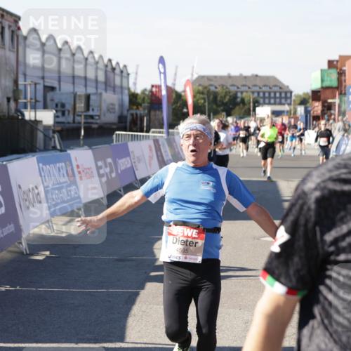 03.10.2025 - Köhlbrandbrückenlauf Jannik Wohlers http://msf.ph/oto/9069069 03.10.2025 13:13:37 Ziel 4065, 4324, 4448, 4461, 4580, 4595, 5147, 5908, 6116, 6363 meine-sportfotos.de