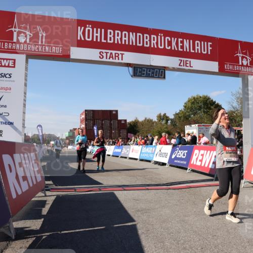 03.10.2025 - Köhlbrandbrückenlauf Lena Gebhardt http://msf.ph/oto/9069074 03.10.2025 13:34:01 Ziel 4438, 4919, 4970, 5036, 5300, 6246, 6420, 6421 meine-sportfotos.de