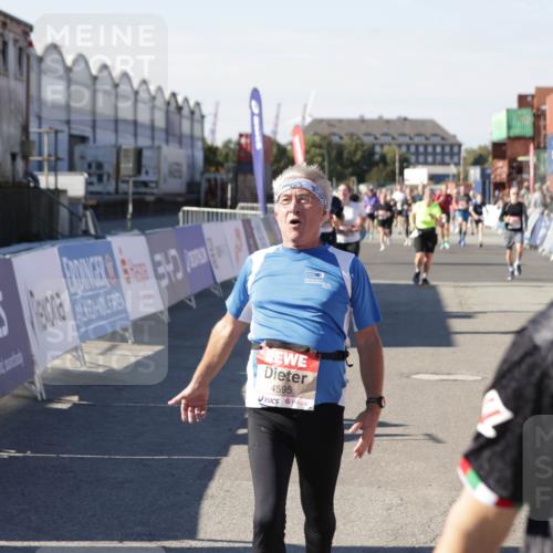 03.10.2025 - Köhlbrandbrückenlauf Jannik Wohlers http://msf.ph/oto/9069077 03.10.2025 13:13:37 Ziel 4065, 4324, 4448, 4461, 4580, 4595, 5147, 5908, 6116, 6363 meine-sportfotos.de
