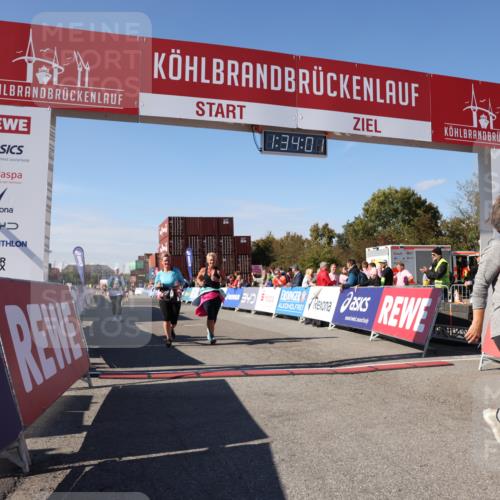 03.10.2025 - Köhlbrandbrückenlauf Lena Gebhardt http://msf.ph/oto/9069079 03.10.2025 13:34:01 Ziel 4438, 4919, 4970, 5036, 5300, 6246, 6420, 6421 meine-sportfotos.de