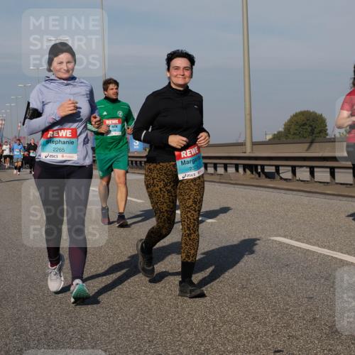 03.10.2025 - Köhlbrandbrückenlauf Fabian Wolf http://msf.ph/oto/9069080 03.10.2025 10:11:33 Position 3 2265, 2379, 2332 meine-sportfotos.de