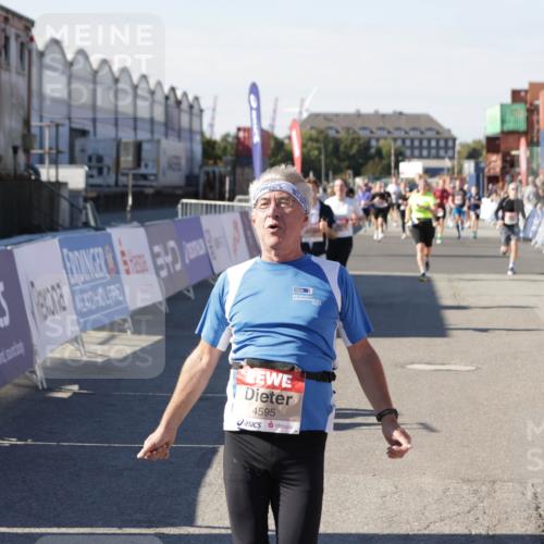 03.10.2025 - Köhlbrandbrückenlauf Jannik Wohlers http://msf.ph/oto/9069089 03.10.2025 13:13:37 Ziel 4065, 4324, 4448, 4461, 4580, 4595, 5147, 5908, 6116, 6363 meine-sportfotos.de