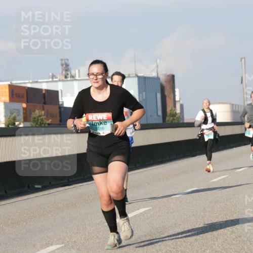 03.10.2025 - Köhlbrandbrückenlauf Jannik Wohlers http://msf.ph/oto/9069106 03.10.2025 09:48:14 Position 3 3316 meine-sportfotos.de