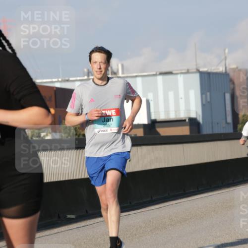 03.10.2025 - Köhlbrandbrückenlauf Jannik Wohlers http://msf.ph/oto/9069112 03.10.2025 09:48:15 Position 3 2857 meine-sportfotos.de