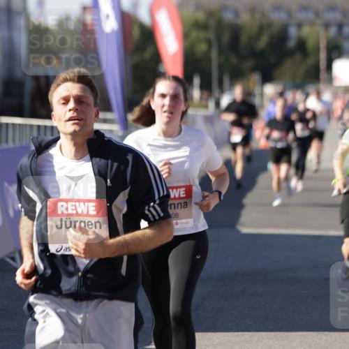 03.10.2025 - Köhlbrandbrückenlauf Jannik Wohlers http://msf.ph/oto/9069114 03.10.2025 13:13:40 Ziel 4065, 4461, 4580, 4595, 5147, 5802, 5884, 5886, 5908, 6116, 6363 meine-sportfotos.de