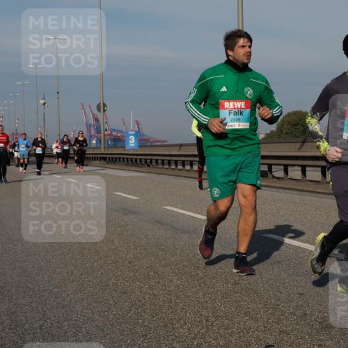 03.10.2025 - Köhlbrandbrückenlauf Fabian Wolf http://msf.ph/oto/9069125 03.10.2025 10:11:35 Position 3 2398, 3657 meine-sportfotos.de