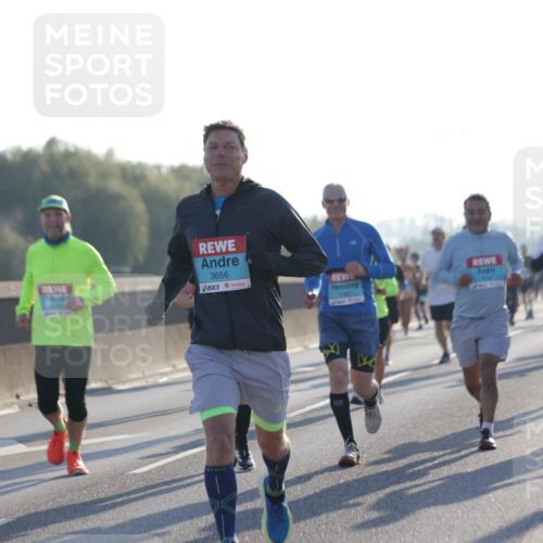 03.10.2025 - Köhlbrandbrückenlauf Jannik Wohlers http://msf.ph/oto/9069127 03.10.2025 09:16:51 Position 3 3656 meine-sportfotos.de