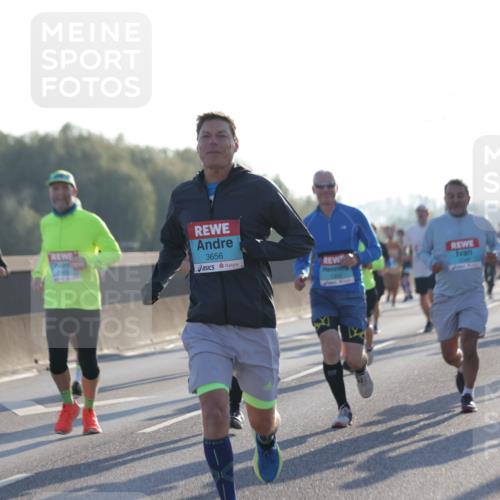 03.10.2025 - Köhlbrandbrückenlauf Jannik Wohlers http://msf.ph/oto/9069130 03.10.2025 09:16:51 Position 3 3656 meine-sportfotos.de