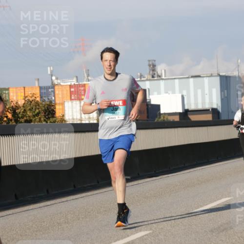 03.10.2025 - Köhlbrandbrückenlauf Jannik Wohlers http://msf.ph/oto/9069148 03.10.2025 09:48:16 Position 3 2857 meine-sportfotos.de