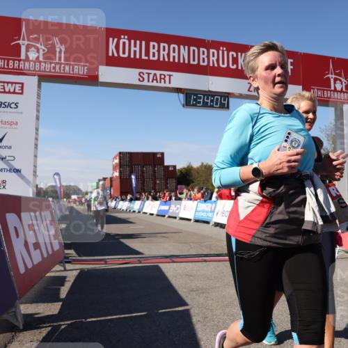 03.10.2025 - Köhlbrandbrückenlauf Lena Gebhardt http://msf.ph/oto/9069149 03.10.2025 13:34:04 Ziel 4438, 4919, 4970, 5036, 5300, 6095, 6246, 6420, 6421 meine-sportfotos.de