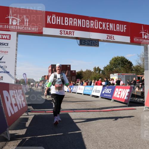 03.10.2025 - Köhlbrandbrückenlauf Lena Gebhardt http://msf.ph/oto/9069155 03.10.2025 13:34:09 Ziel 4438, 5593, 6095, 6420, 6421, 6574 meine-sportfotos.de