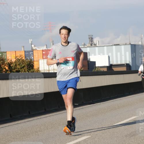 03.10.2025 - Köhlbrandbrückenlauf Jannik Wohlers http://msf.ph/oto/9069158 03.10.2025 09:48:16 Position 3 2857 meine-sportfotos.de
