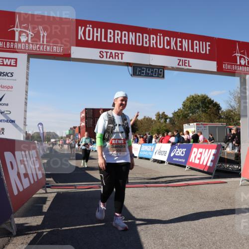 03.10.2025 - Köhlbrandbrückenlauf Lena Gebhardt http://msf.ph/oto/9069162 03.10.2025 13:34:09 Ziel 4438, 5593, 6095, 6420, 6421, 6574 meine-sportfotos.de