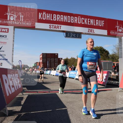 03.10.2025 - Köhlbrandbrückenlauf Lena Gebhardt http://msf.ph/oto/9069191 03.10.2025 13:34:12 Ziel 4438, 4674, 5593, 6095, 6421, 6574 meine-sportfotos.de