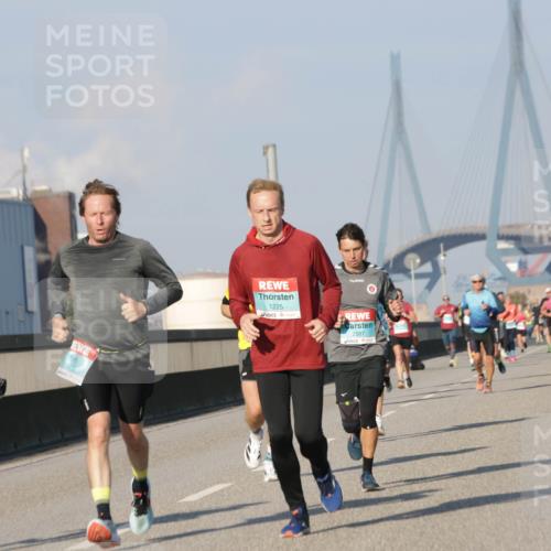 03.10.2025 - Köhlbrandbrückenlauf Jannik Wohlers http://msf.ph/oto/9069192 03.10.2025 09:48:17 Position 3 3813, 1225, 2587 meine-sportfotos.de