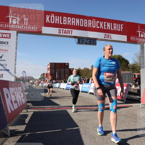 03.10.2025 - Köhlbrandbrückenlauf Lena Gebhardt http://msf.ph/oto/9069196 03.10.2025 13:34:12 Ziel 4438, 4674, 5593, 6095, 6421, 6574 meine-sportfotos.de