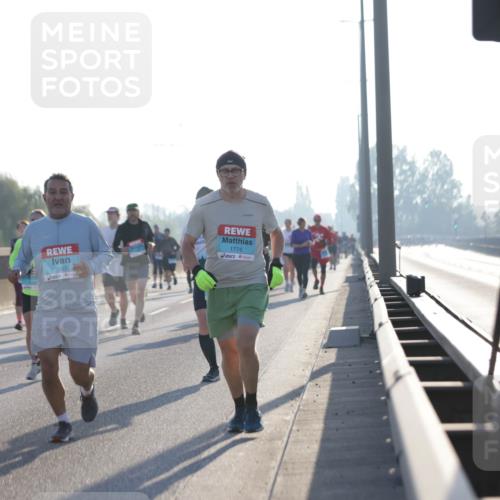 03.10.2025 - Köhlbrandbrückenlauf Jannik Wohlers http://msf.ph/oto/9069203 03.10.2025 09:16:53 Position 3 1302, 3542, 1776 meine-sportfotos.de