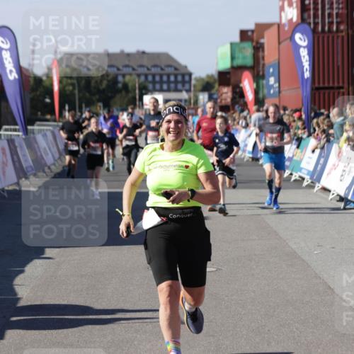 03.10.2025 - Köhlbrandbrückenlauf Jannik Wohlers http://msf.ph/oto/9069205 03.10.2025 13:13:43 Ziel 4348, 4461, 4595, 5147, 5802, 5884, 5886, 5908, 6116, 6363, 6366 meine-sportfotos.de