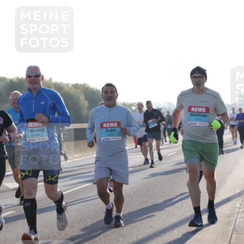 03.10.2025 - Köhlbrandbrückenlauf Jannik Wohlers http://msf.ph/oto/9069207 03.10.2025 09:16:53 Position 3 3011, 1302, 3542, 1776 meine-sportfotos.de