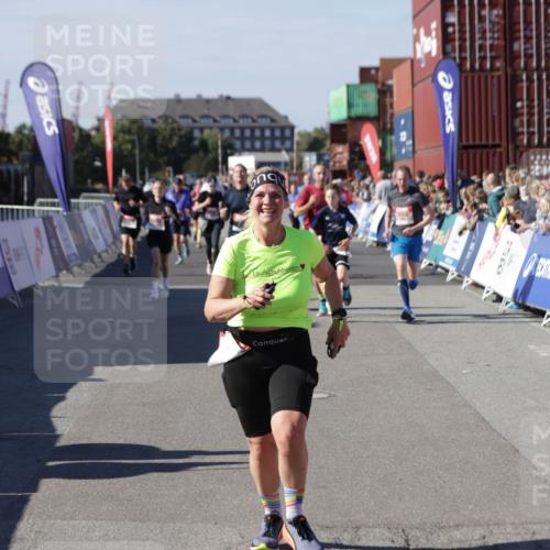 03.10.2025 - Köhlbrandbrückenlauf Jannik Wohlers http://msf.ph/oto/9069215 03.10.2025 13:13:43 Ziel 4348, 4461, 4595, 5147, 5802, 5884, 5886, 5908, 6116, 6363, 6366 meine-sportfotos.de