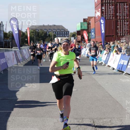 03.10.2025 - Köhlbrandbrückenlauf Jannik Wohlers http://msf.ph/oto/9069223 03.10.2025 13:13:43 Ziel 4348, 4461, 4595, 5147, 5802, 5884, 5886, 5908, 6116, 6363, 6366 meine-sportfotos.de