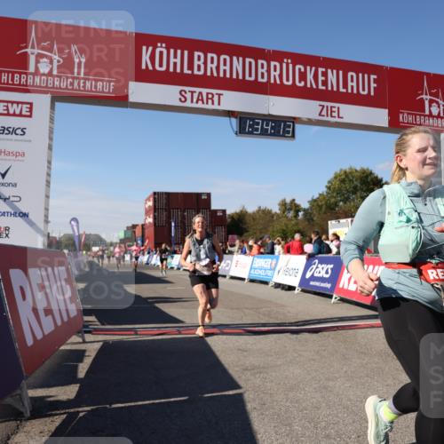03.10.2025 - Köhlbrandbrückenlauf Lena Gebhardt http://msf.ph/oto/9069233 03.10.2025 13:34:14 Ziel 4438, 4674, 5207, 5221, 5593, 6095, 6574 meine-sportfotos.de