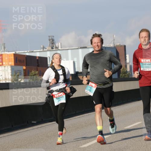 03.10.2025 - Köhlbrandbrückenlauf Jannik Wohlers http://msf.ph/oto/9069235 03.10.2025 09:48:19 Position 3 3165, 1225, 2587 meine-sportfotos.de