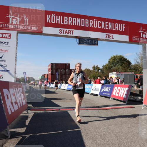 03.10.2025 - Köhlbrandbrückenlauf Lena Gebhardt http://msf.ph/oto/9069240 03.10.2025 13:34:14 Ziel 4438, 4674, 5207, 5221, 5593, 6095, 6574 meine-sportfotos.de