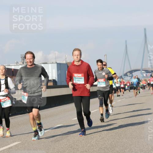 03.10.2025 - Köhlbrandbrückenlauf Jannik Wohlers http://msf.ph/oto/9069241 03.10.2025 09:48:20 Position 3 3165, 1225, 2587 meine-sportfotos.de