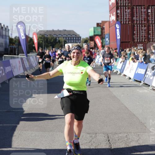 03.10.2025 - Köhlbrandbrückenlauf Jannik Wohlers http://msf.ph/oto/9069248 03.10.2025 13:13:43 Ziel 4348, 4461, 4595, 5147, 5802, 5884, 5886, 5908, 6116, 6363, 6366 meine-sportfotos.de