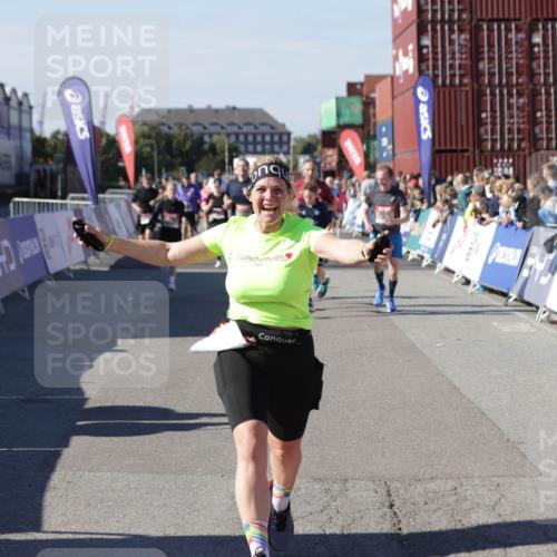 03.10.2025 - Köhlbrandbrückenlauf Jannik Wohlers http://msf.ph/oto/9069249 03.10.2025 13:13:43 Ziel 4348, 4461, 4595, 5147, 5802, 5884, 5886, 5908, 6116, 6363, 6366 meine-sportfotos.de